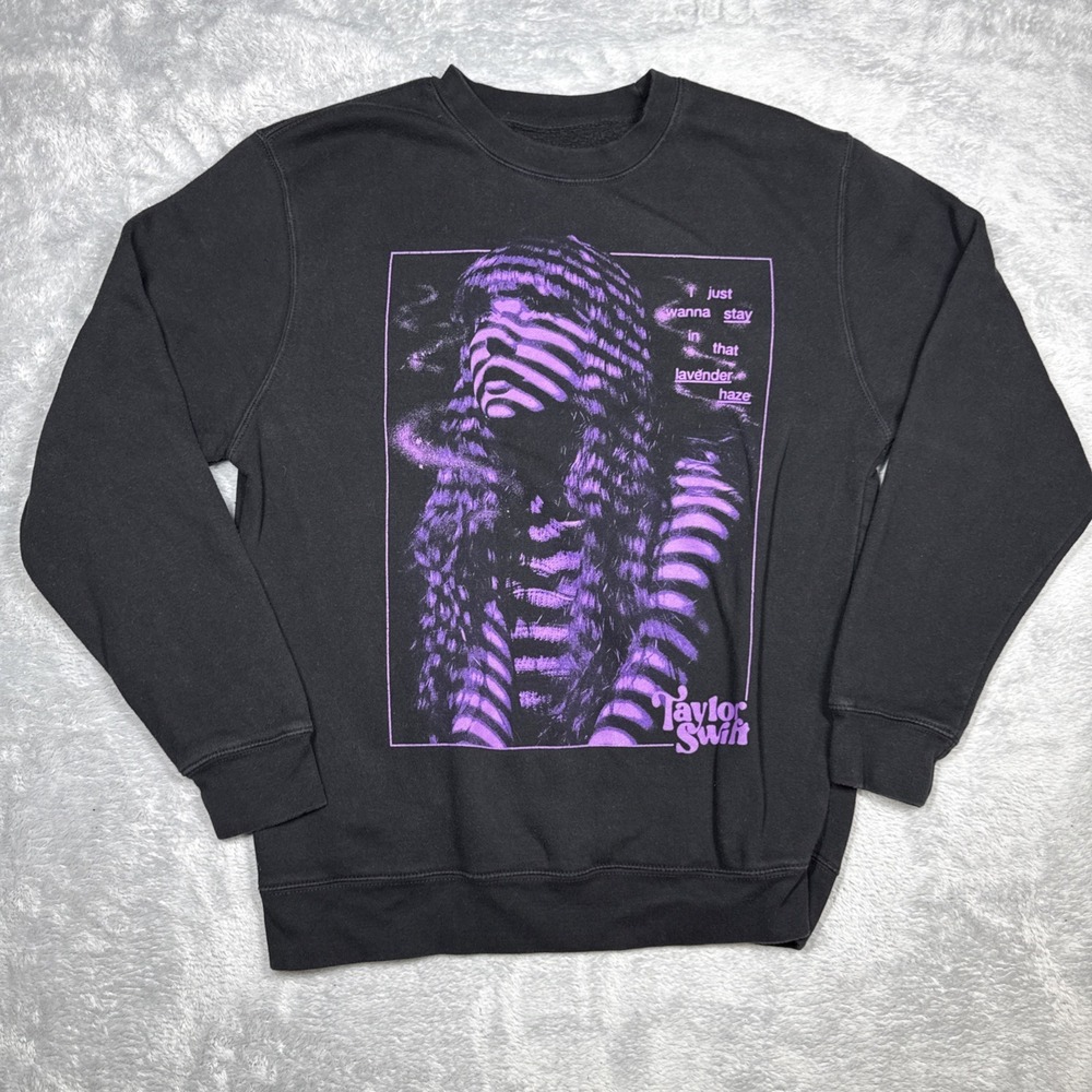 Taylor Swift Lavender Haze Sweatshirt Women Medium Black Crewneck